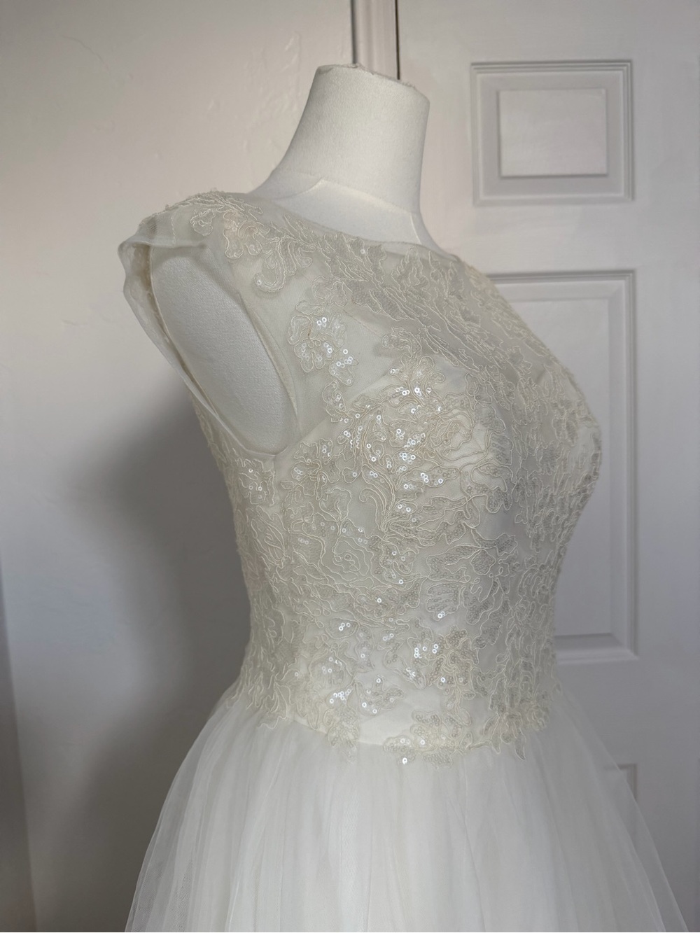 NWTs David’s Bridal Ivory Lace Appliqué Ball Gown Wedding Dress Style WG3672 - Picture 3 of 8